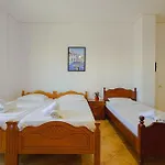Cozy Downtown * Ksamil