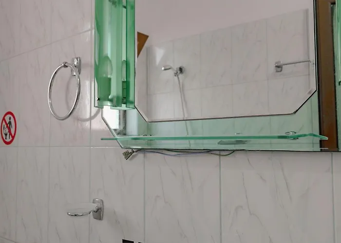 Cozy Downtown Appartement Ksamil
