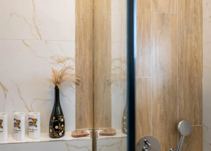 Cozy Downtown Appartement Ksamil