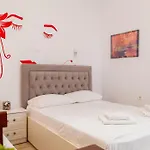 Cozy Downtown Ksamil