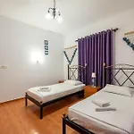 Cozy Downtown Apartment Ksamil