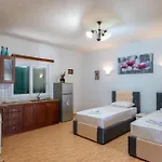 Apartment Cozy Downtown Ksamil