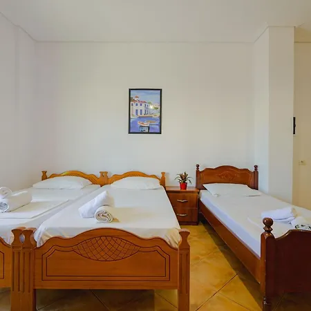 Cozy Downtown * Ksamil