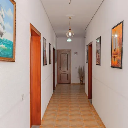 Cozy Downtown Daire *