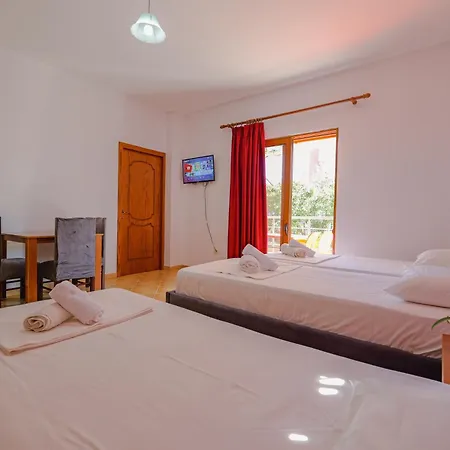 Cozy Downtown * Ksamil