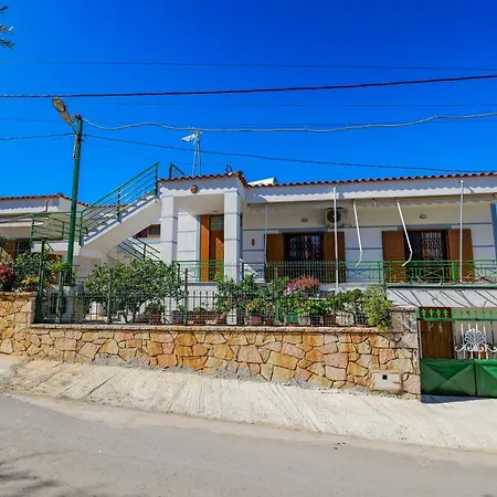 Daire Cozy Downtown Ksamil