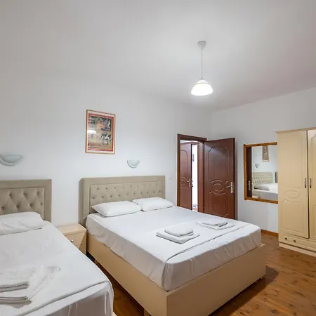 Cozy Downtown Ksamil