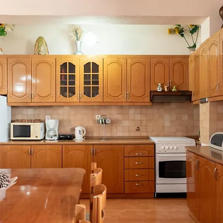 Cozy Downtown * Ksamil