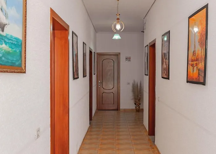 Cozy Downtown 公寓 *