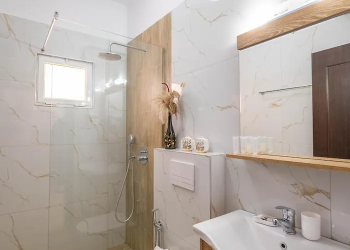 Apartment Cozy Downtown Ksamil