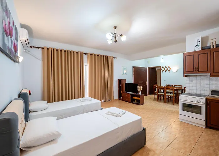 Cozy Downtown Апартаменты *